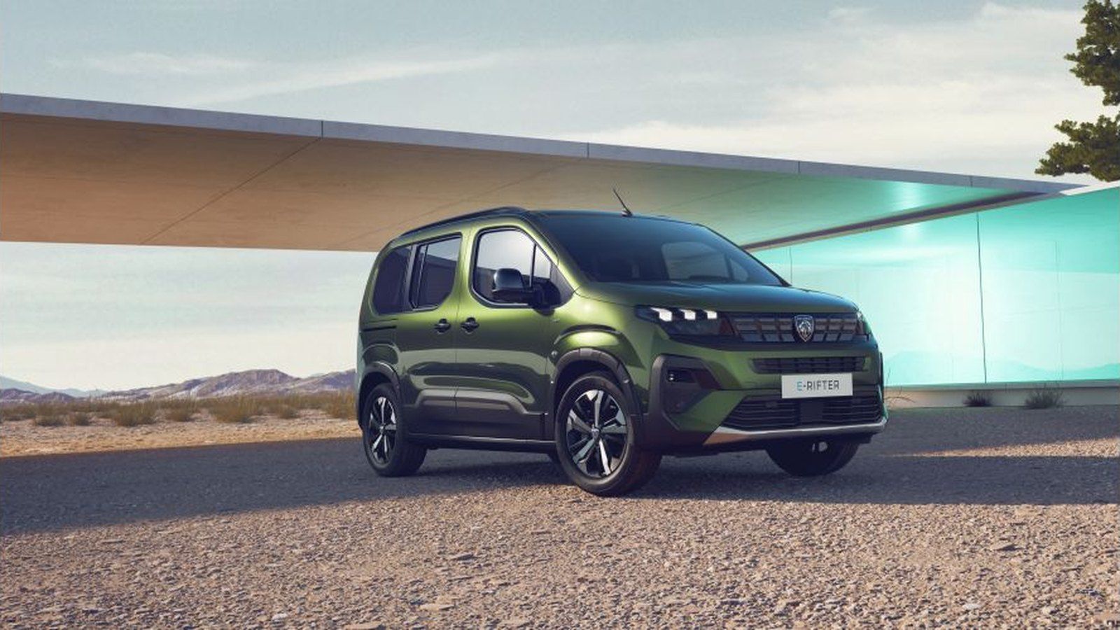 Peugeot Rifter compact van, one of the four brands of the platform